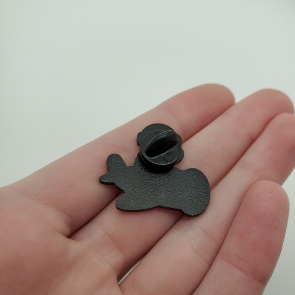 Astronaut on a plane pin - Picture 3 of 3